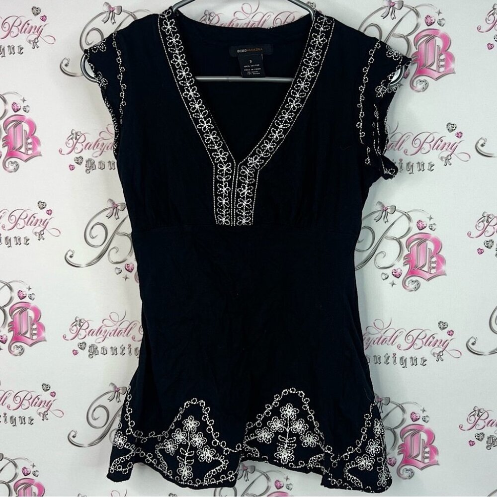 BCBGMaxAzria Black Top with White Embroidery tee tshirt embroidered embroidery